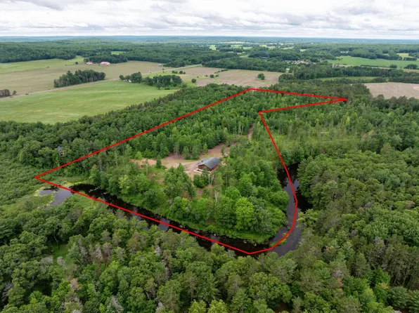 N5020 Red Pine Trl, Spooner, WI 54801