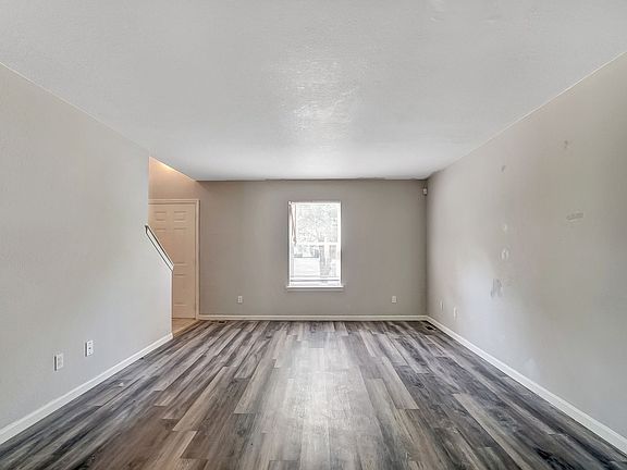 5th image of 3612 Willow Run Dr #19