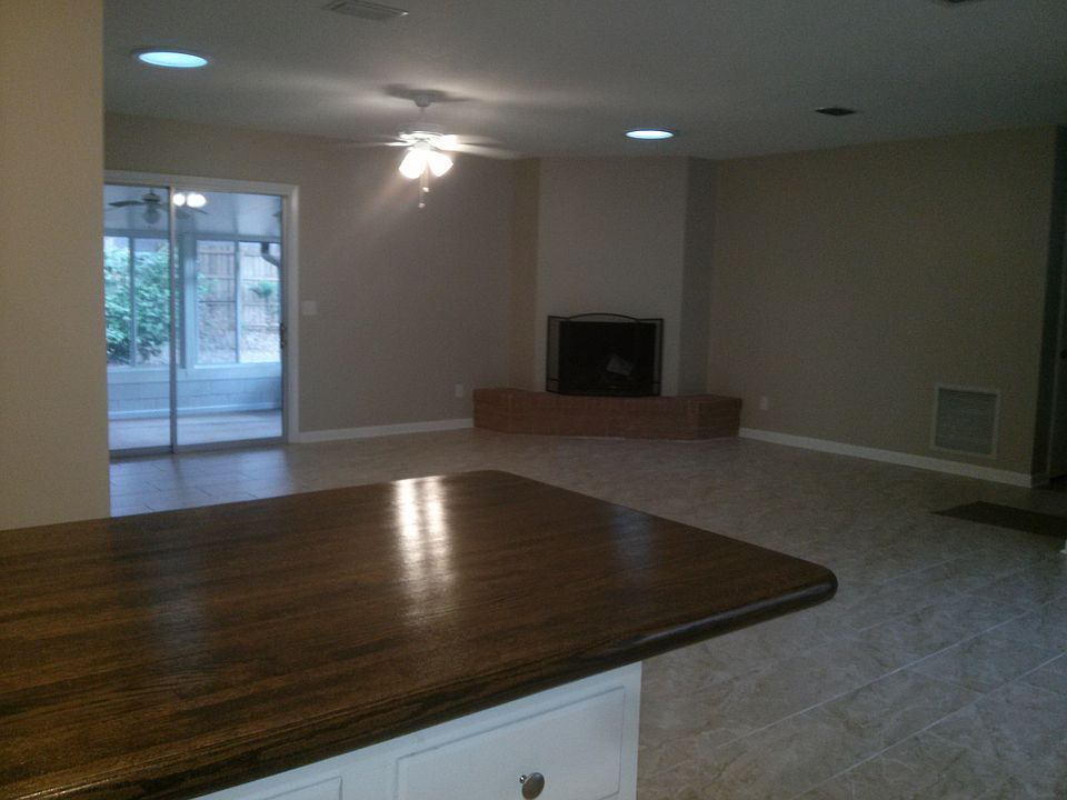 2nd image of 2835 Woodland Dr