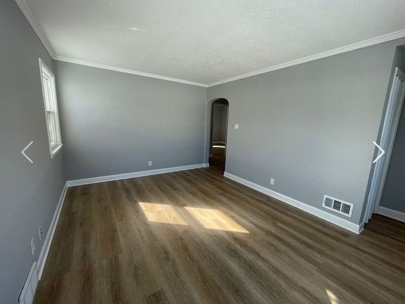 5th image of 4433 N Teutonia Ave