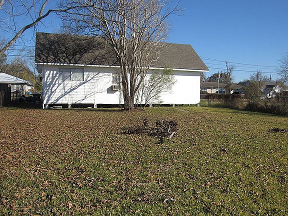 2nd image of 211 Norine St