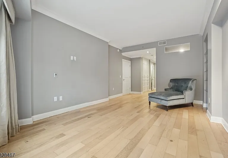 48 S Park St #215 — Photo 15