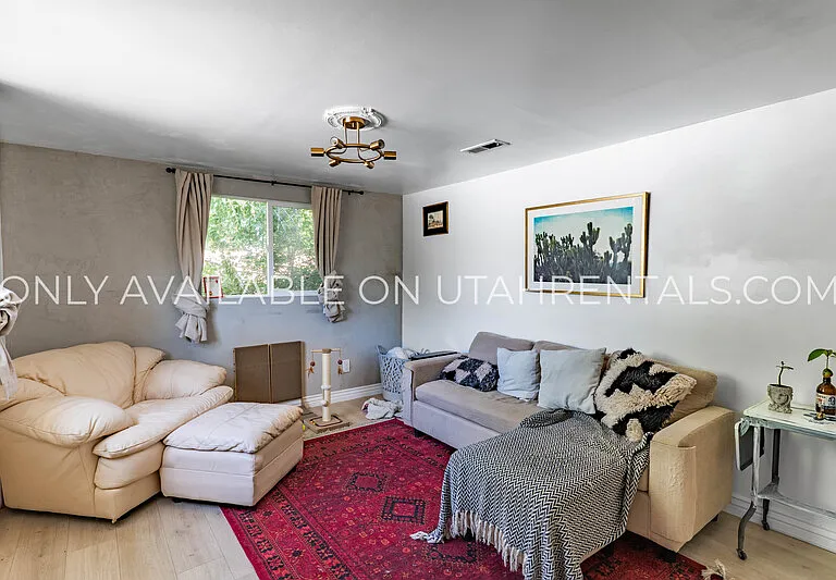 537 E 200 N Private Dm #1 — Photo 6