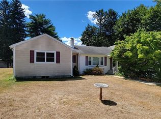 4 Round Hill Rd, Poughkeepsie, NY 12603