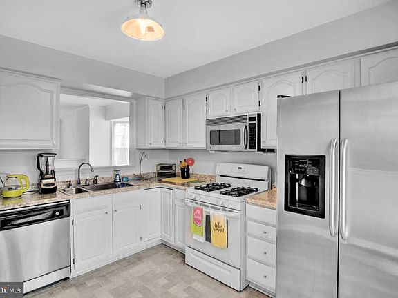 5th image of 3621 Brockenbrough Dr