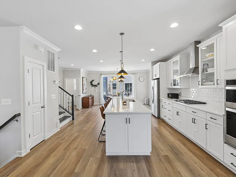 283 Willis St — Photo 15