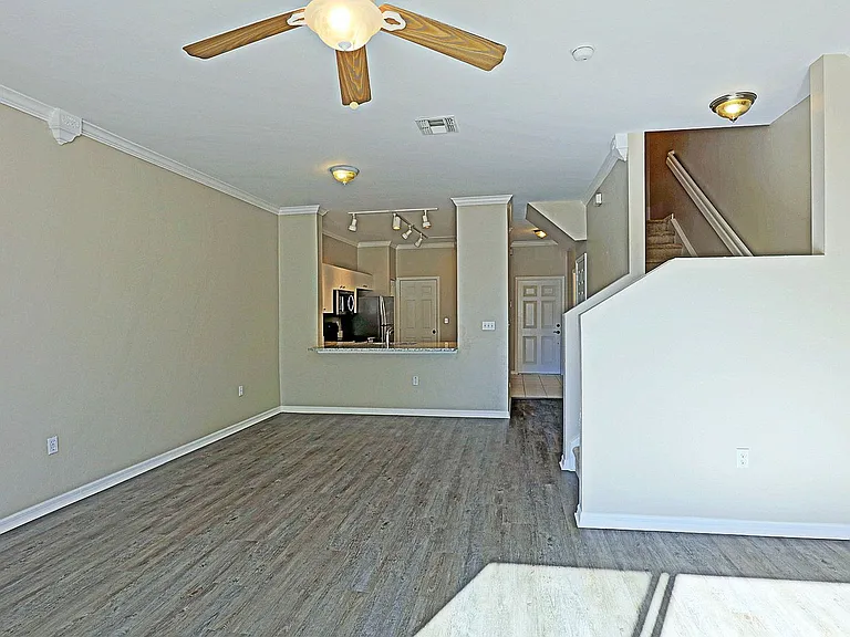 3647 Pine Oak Cir #107 — Photo 10