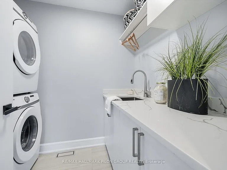 559 Mutual St — Photo 23