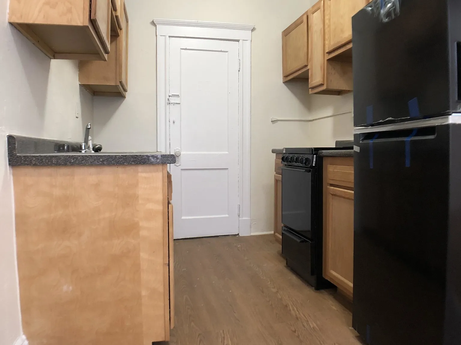 1 bed, 700 sqft, $2,400 — Photo 1