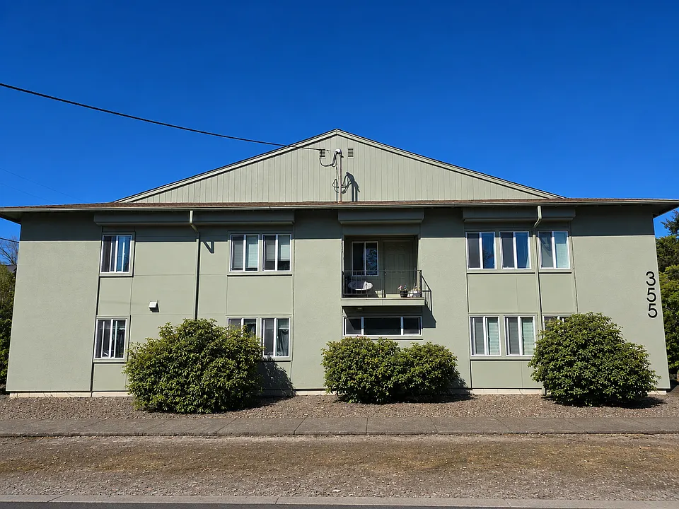 355 SW 10th St