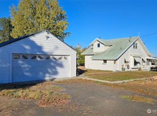 205 N 6th St, Almira, WA 99103