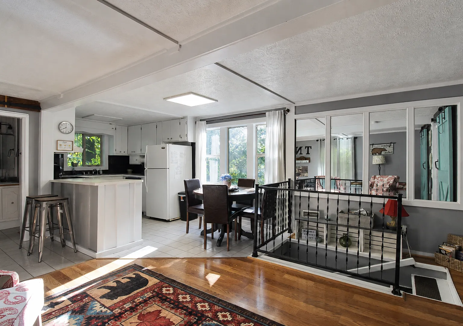 Secluded Fully Furnished 3-Bedroom Cabin with Center Hill Lake Views — Photo 3