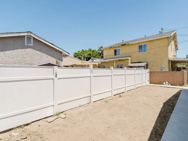 13138 Corcoran St — Photo 20