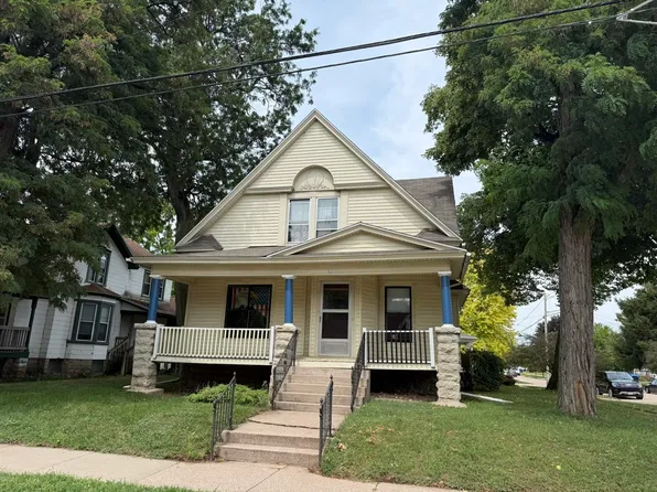 922 Merritt Ave, Oshkosh, WI 54901
