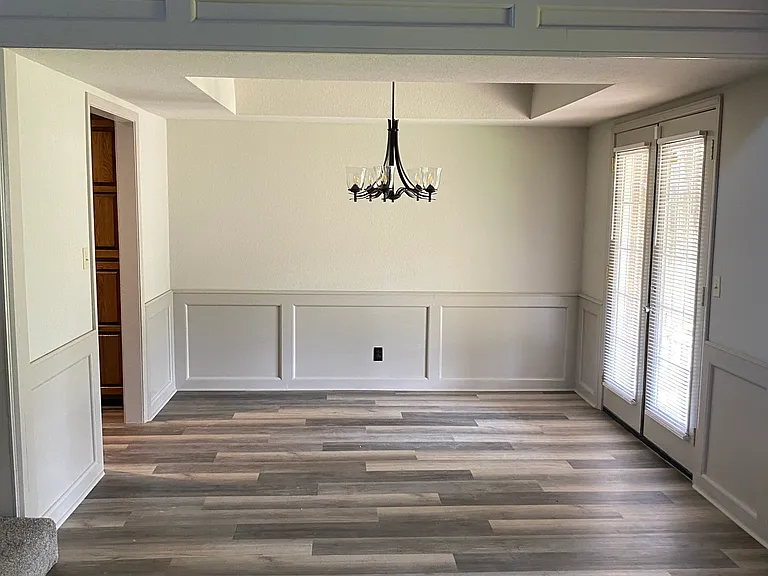 2212 S Fir Ave — Photo 4
