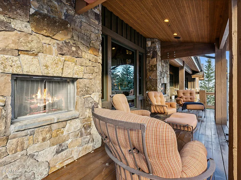 2520 Bear Hollow Dr — Photo 46