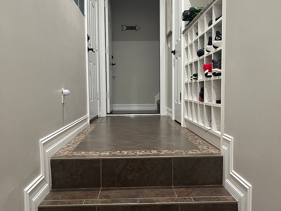1st image of 1003 Indigo Dr #B