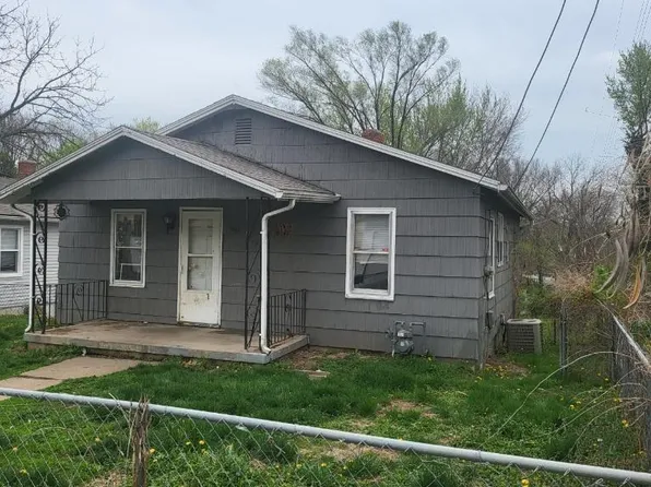 9615 E 18th St, Independence, MO 64052