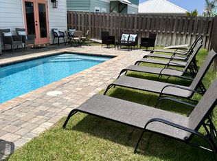 22520 Lakeview Dr, Panama City Beach, FL 32413
