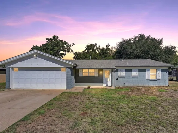 1216 Walker Dr, Hurst, TX 76053