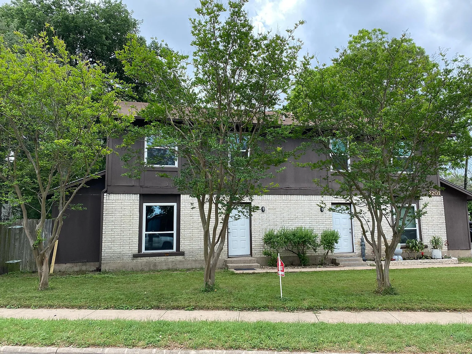 2 bed, 1.5 bath, 1000 sqft, $1,550 — Photo 2