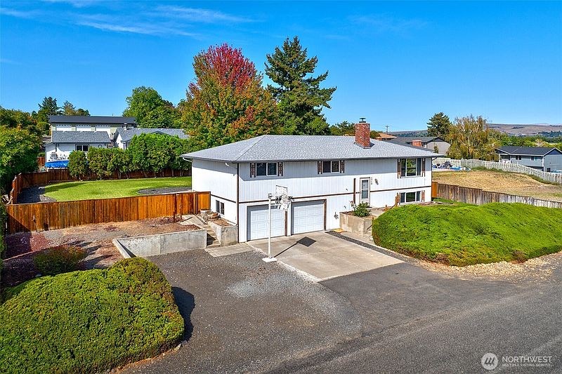 3rd image of 1710 S 73rd Avenue