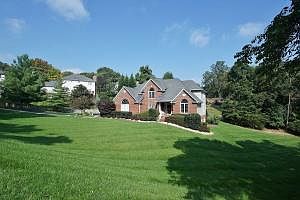 2nd image of 143 Bogey Ln