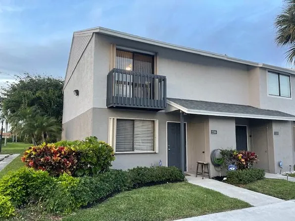 2106 Wharf Lane, Greenacres, FL 33463