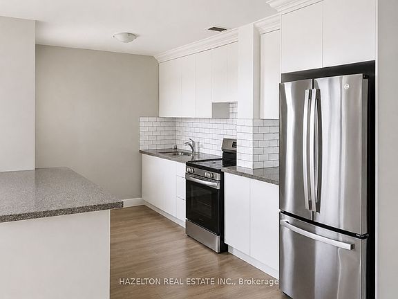 4th image of 206 Saint George St #Penthouse A