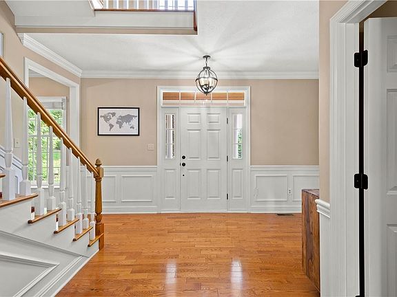 2nd image of 102 Abbey Ct