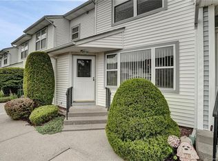 4 Lancaster Ct, Nanuet, NY 10954
