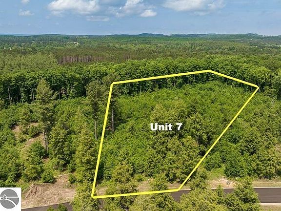 5th image of 8852 Hemlock Hill Dr