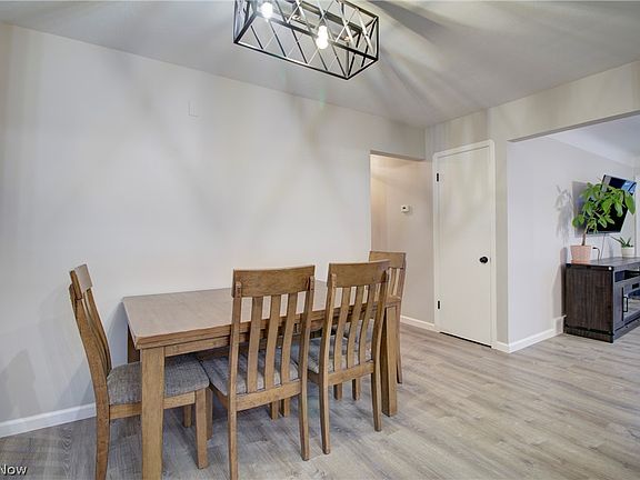 4th image of 13375 Kathleen Dr