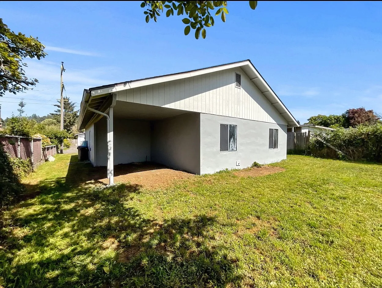 3 bed, 936 sqft, $1,850 — Photo 2