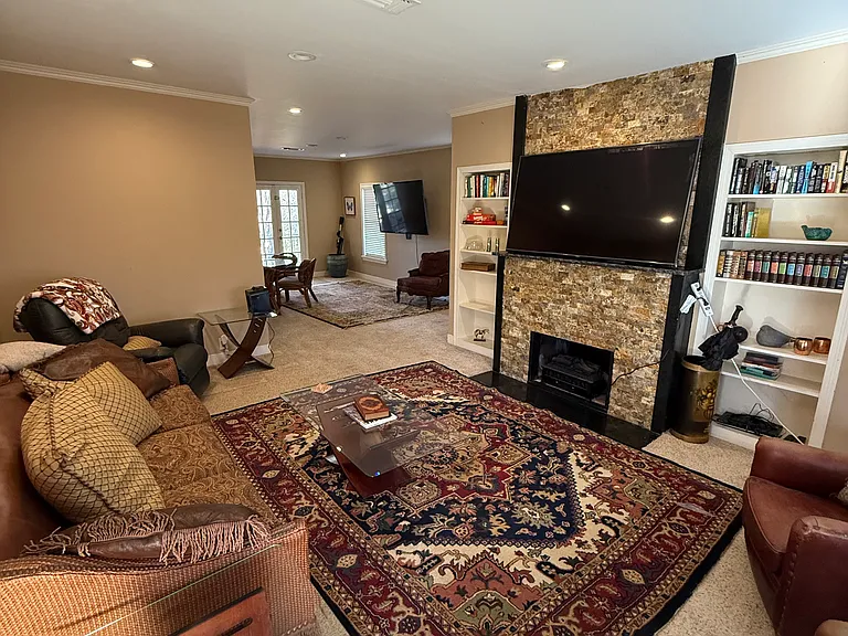 856 Highland Ave — Photo 4