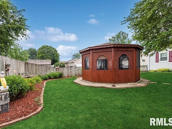 4th image of 1316 Elm Ct