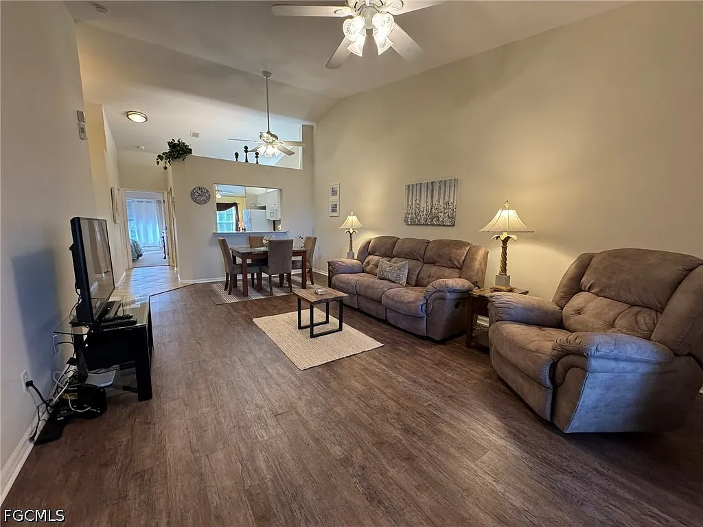 Building Photo - 14501 Daffodil Dr #1207