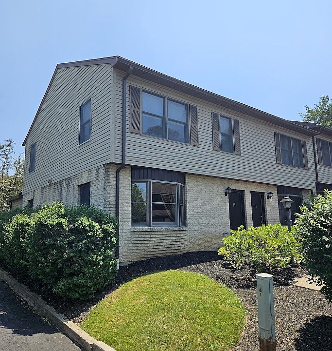 1st image of 915 Southgate Dr APT 13