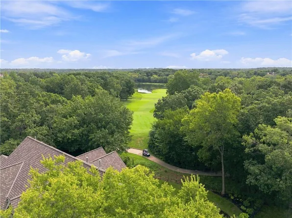 15145 Pawnee Cir, Leawood, KS 66224