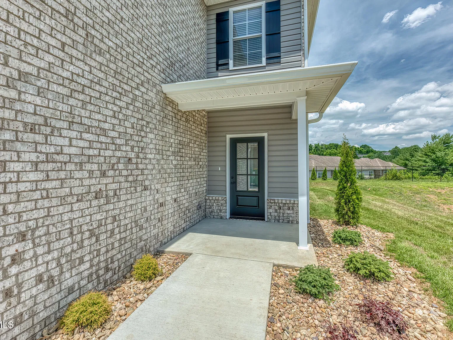 4 bed, 2.5 bath, 1817 sqft, $2,945 — Photo 3