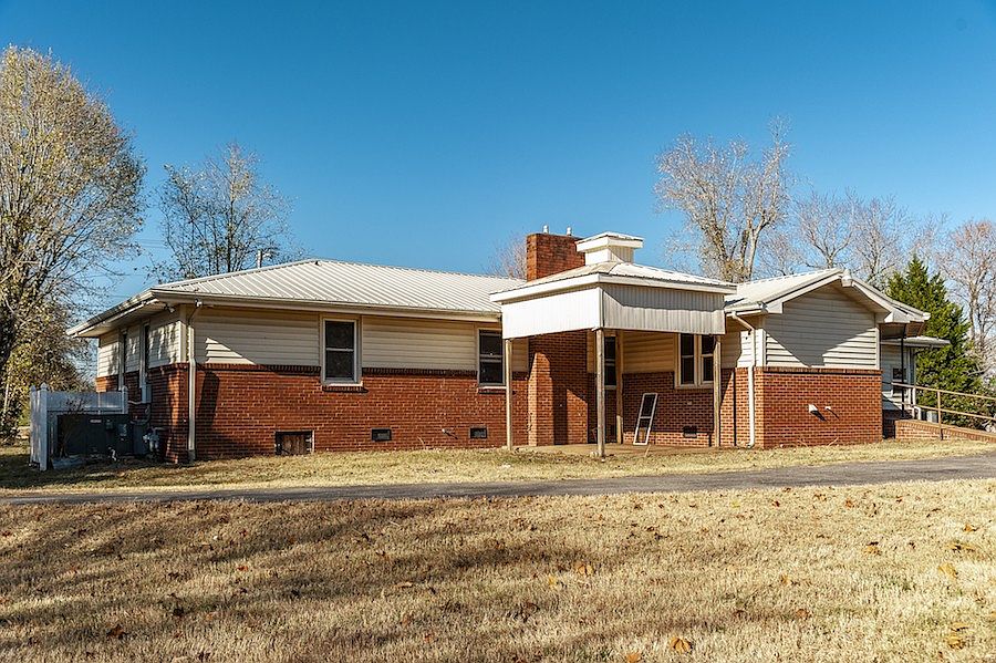 1998 Hartsville Pike, Gallatin, TN 37066 Zillow