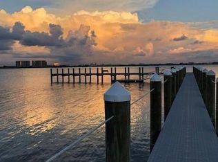 2202 Bay Club Cir #2202, Tampa, FL 33607