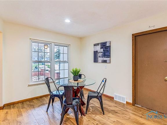 5th image of 1072 Birch Dr