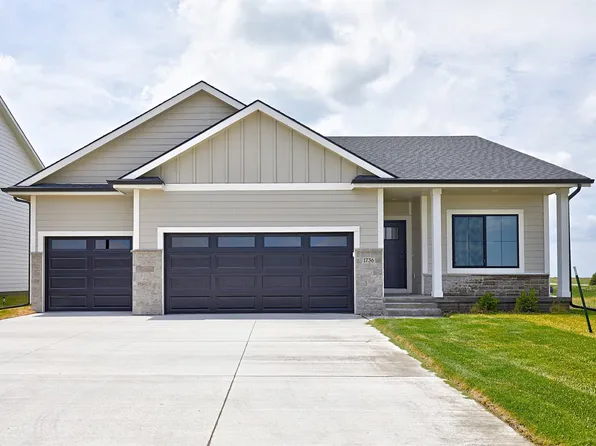 1736 SW Sienna Ct, Grimes, IA 50111