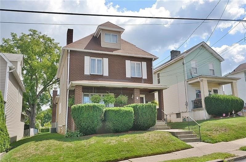 Don't like cookie-cutter homes? Want a yard & outdoor space but don't want the suburbs? Want a peaceful neighborhood but proximi