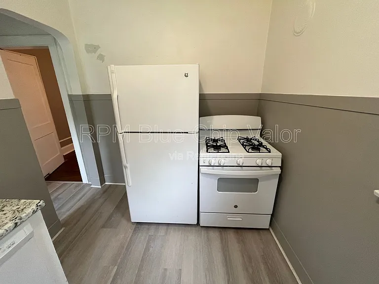 2119 Cathedral Ave #1 — Photo 7