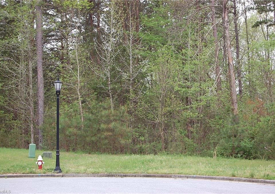 2nd image of 2857 Saint Giles Ct