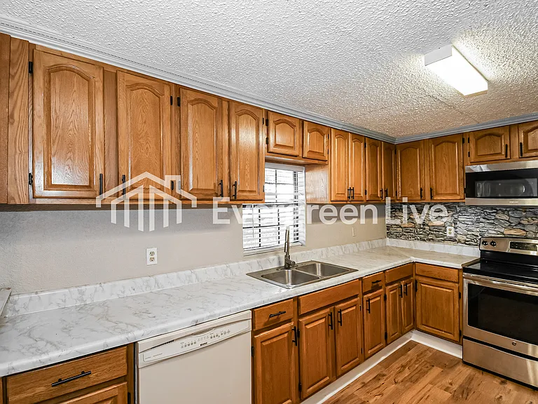 3217 Plateau St — Photo 10