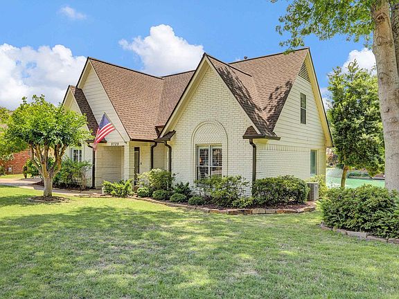 3rd image of 8729 Carrollwood Ln E