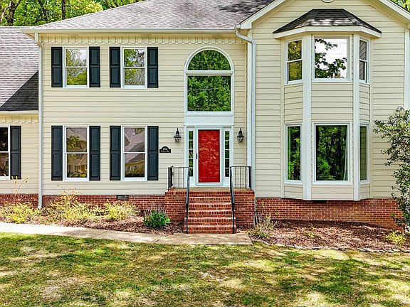 2nd image of 2324 Woodlair Way